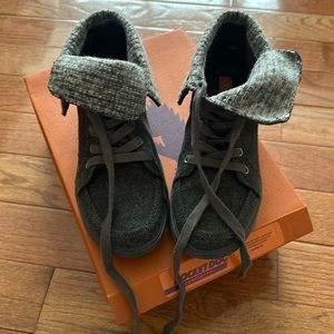 Rocket Dog Size 8 Booties with box